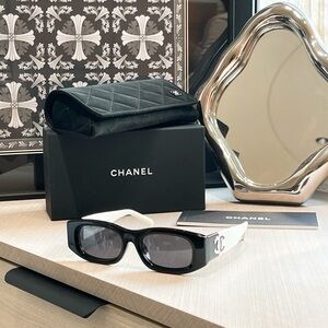 💎 Elevate your accessory game! Chanel 5525B– oversized 52 - 19 - 140